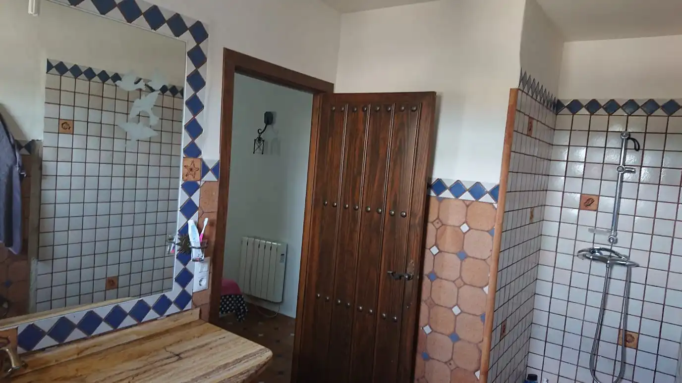 Bathroom of Houses for sale in La Algaba  with Air Conditioner, Heating and Private garden