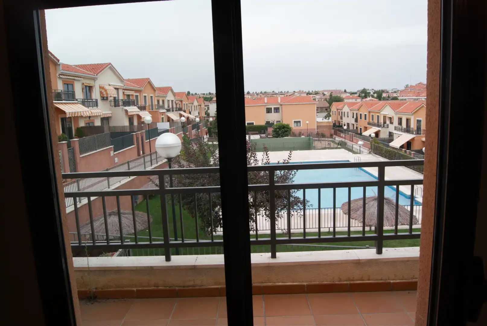 Casa adosada de alquiler en CASTILLA Y LEON, 3, Hervencias Altas - El Pinar