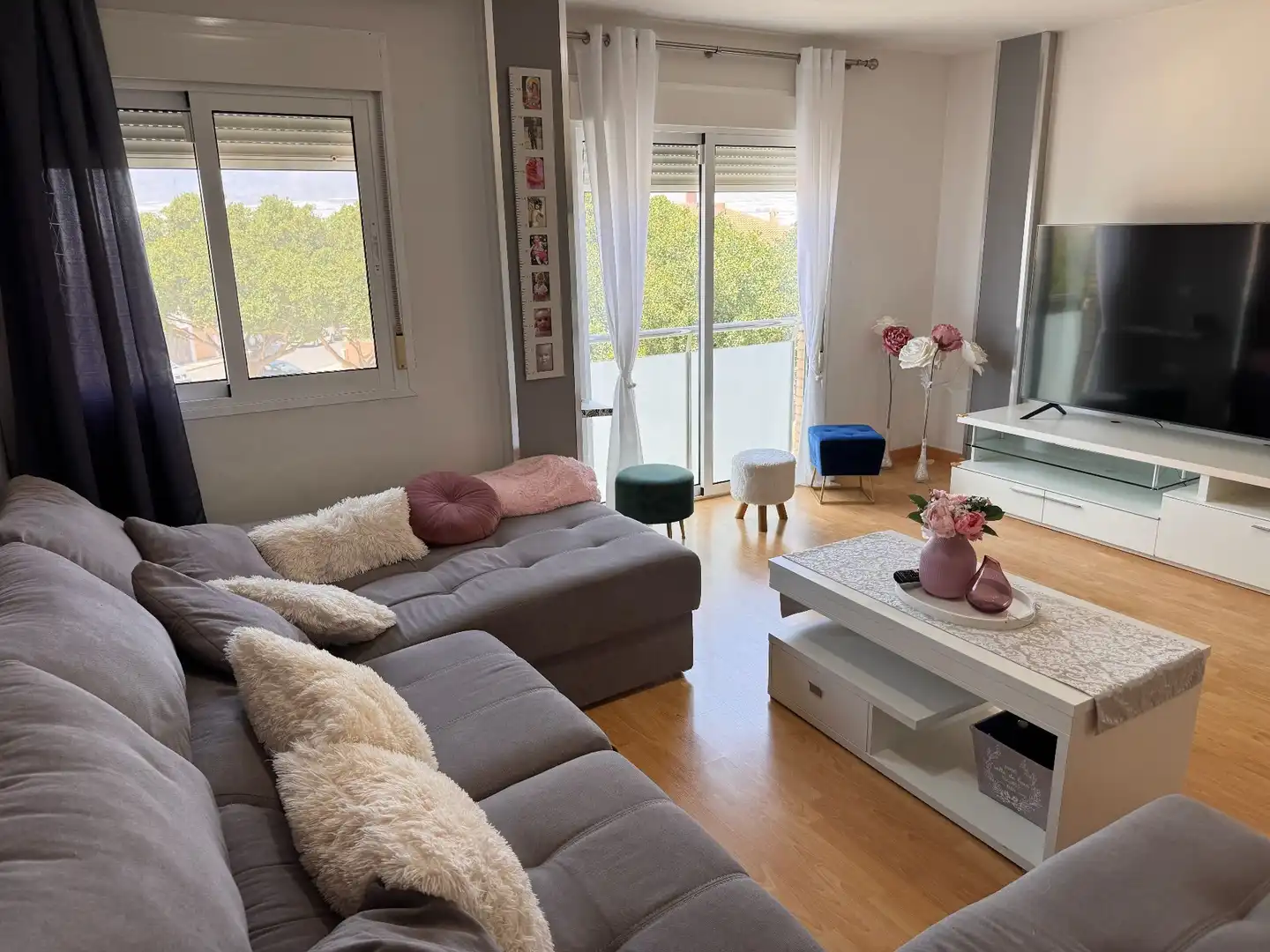 Sala d'estar de Casa adosada en venda en Roquetas de Mar amb Aire condicionat, Terrassa i Traster