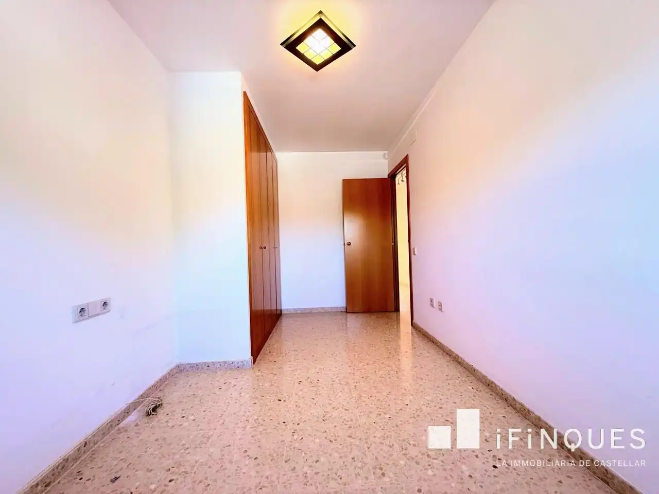 Habitación de Casa o chalet en venta en Castellar del Vallès con Aire acondicionado, Calefacción y Jardín privado
