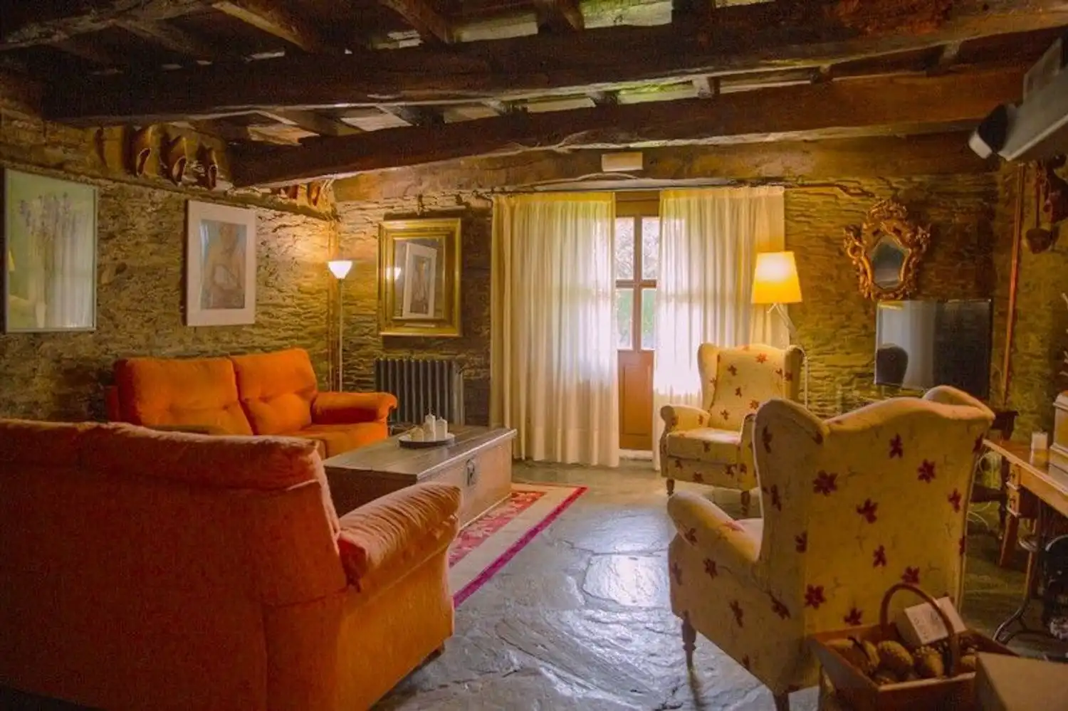 Sala d'estar de Finca rústica en venda en Castroverde amb Aire condicionat, Jardí privat i Terrassa