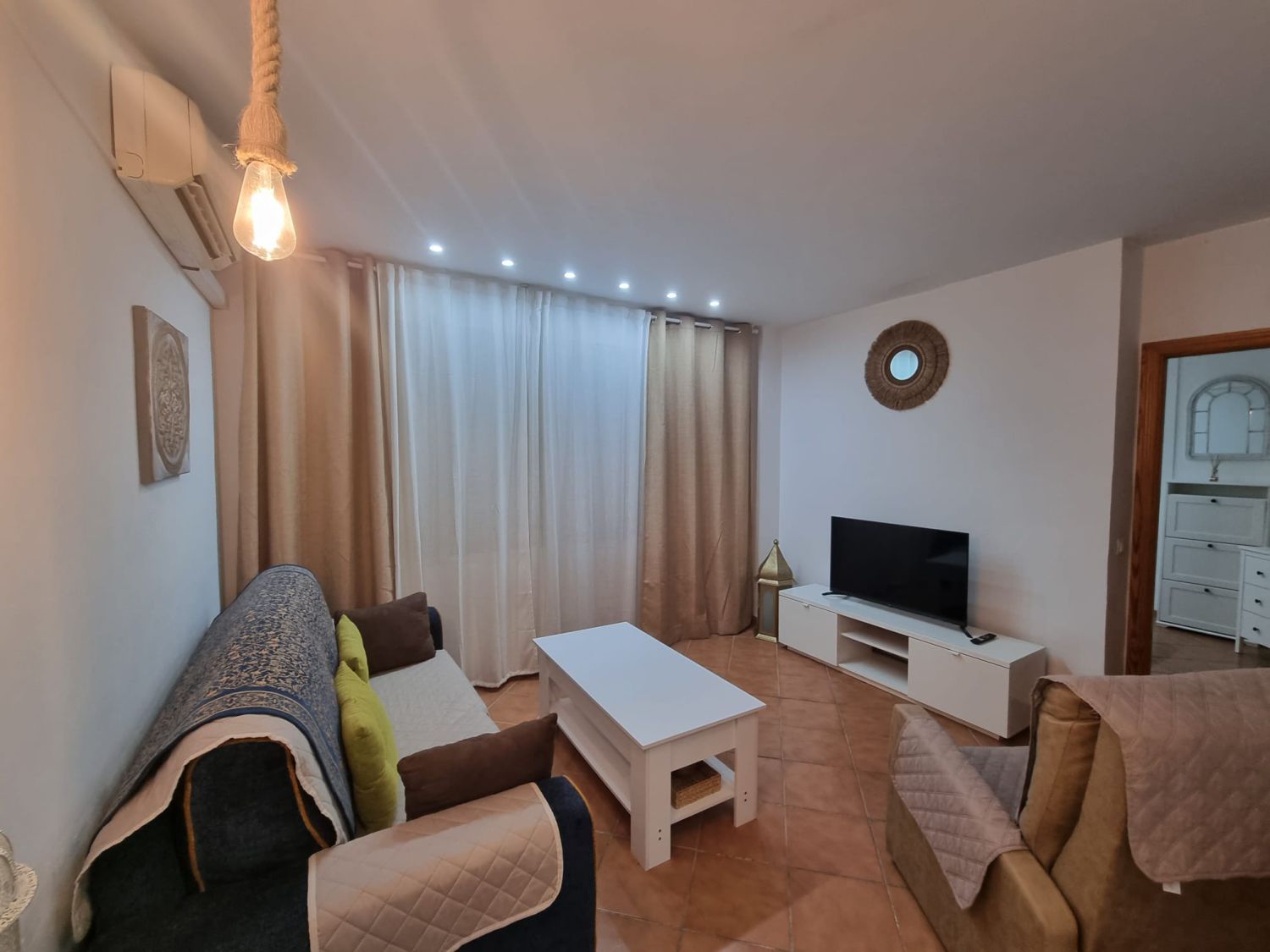 Sala d'estar de Apartament en venda en Torremolinos amb Aire condicionat