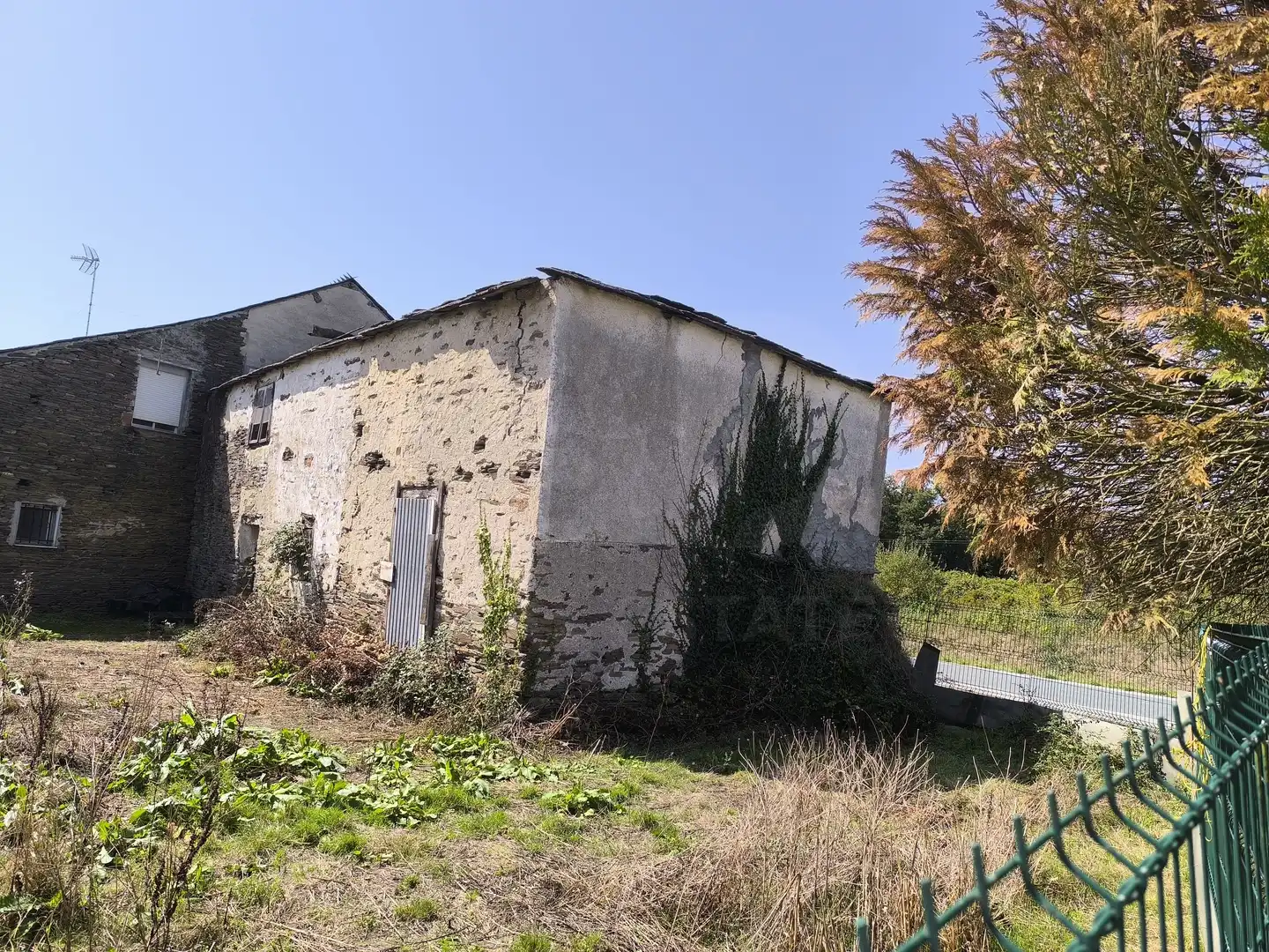 Casa aparellada en venda a Rábade