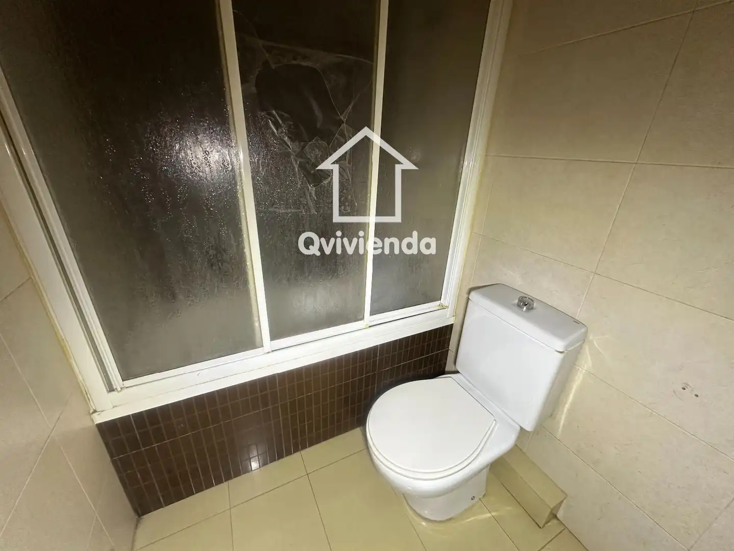 Bathroom of Flat for sale in Sabadell  with Terrace