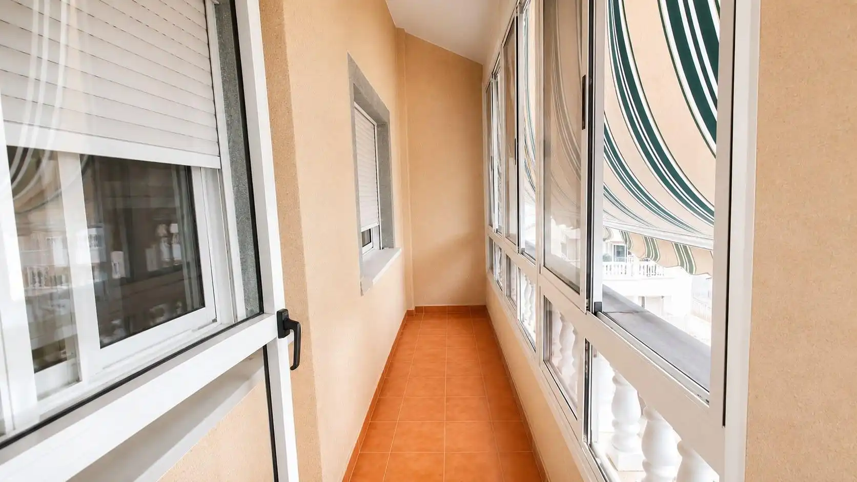 Terraza de Apartamento en venta en Torrevieja con Terraza y Amueblado