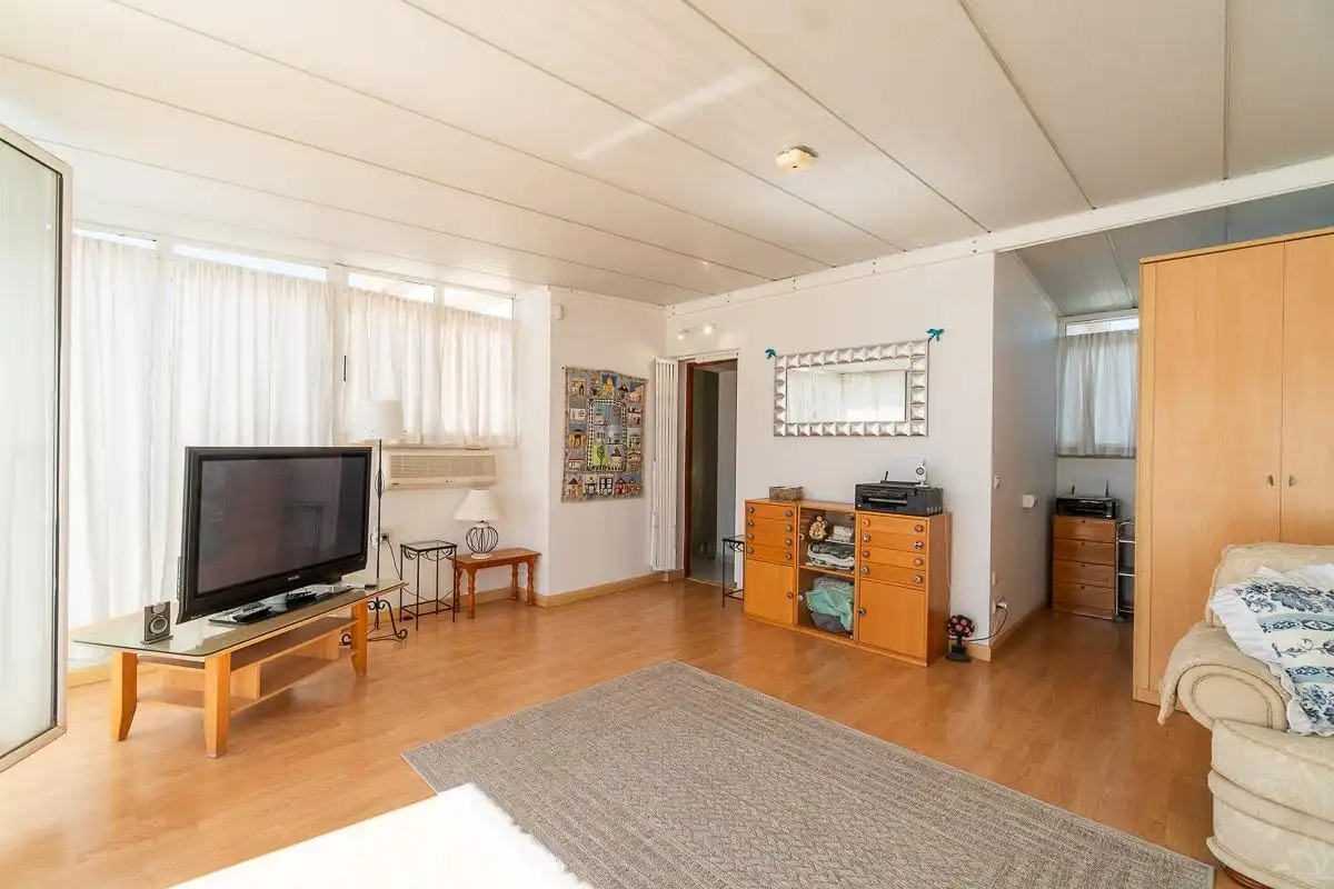 Sala d'estar de Casa o xalet en venda en Orihuela amb Aire condicionat, Jardí privat i Terrassa