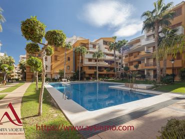 Apartament amb piscina de lloguer a Calle Ciclón 2A