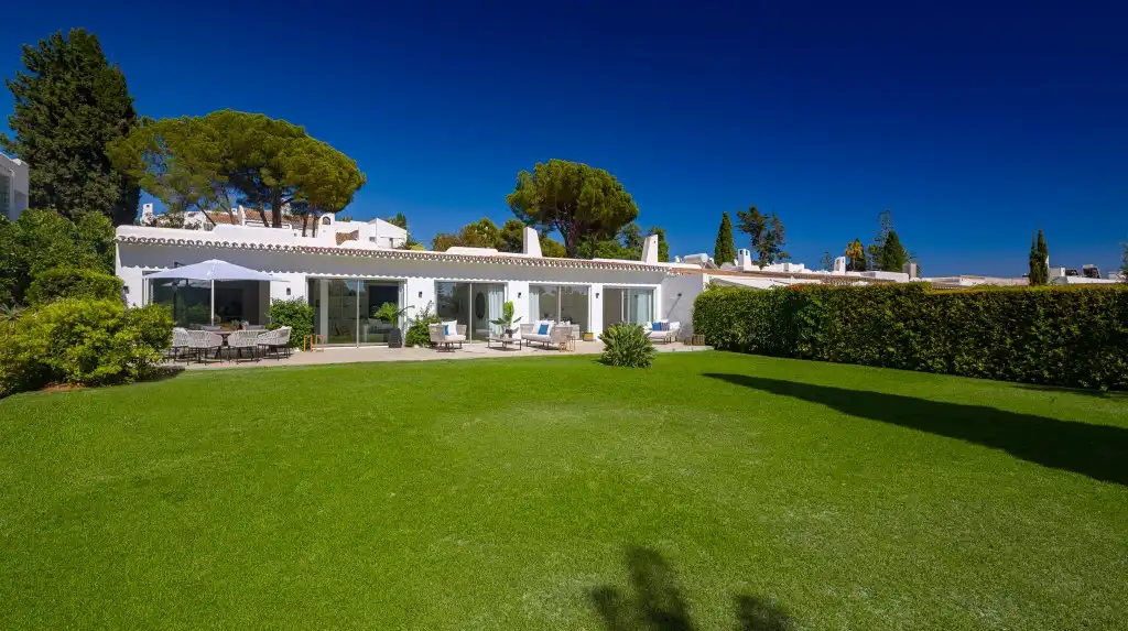 Chalet con jardín en venta en Nueva Andalucía, imagen 3