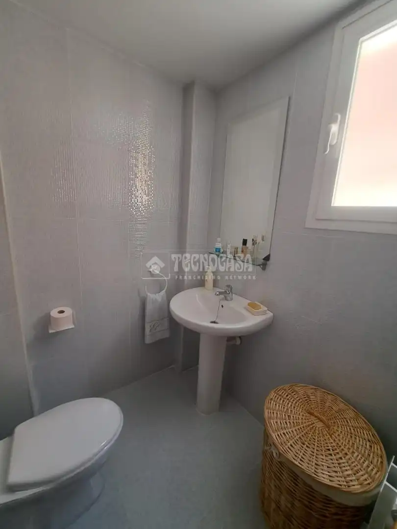 Baño de Casa adosada en venta en María de Huerva con Aire acondicionado, Calefacción y Jardín privado