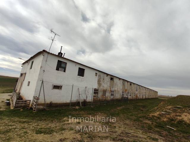 Nave industrial en Venta en BU-920 en Valdeande