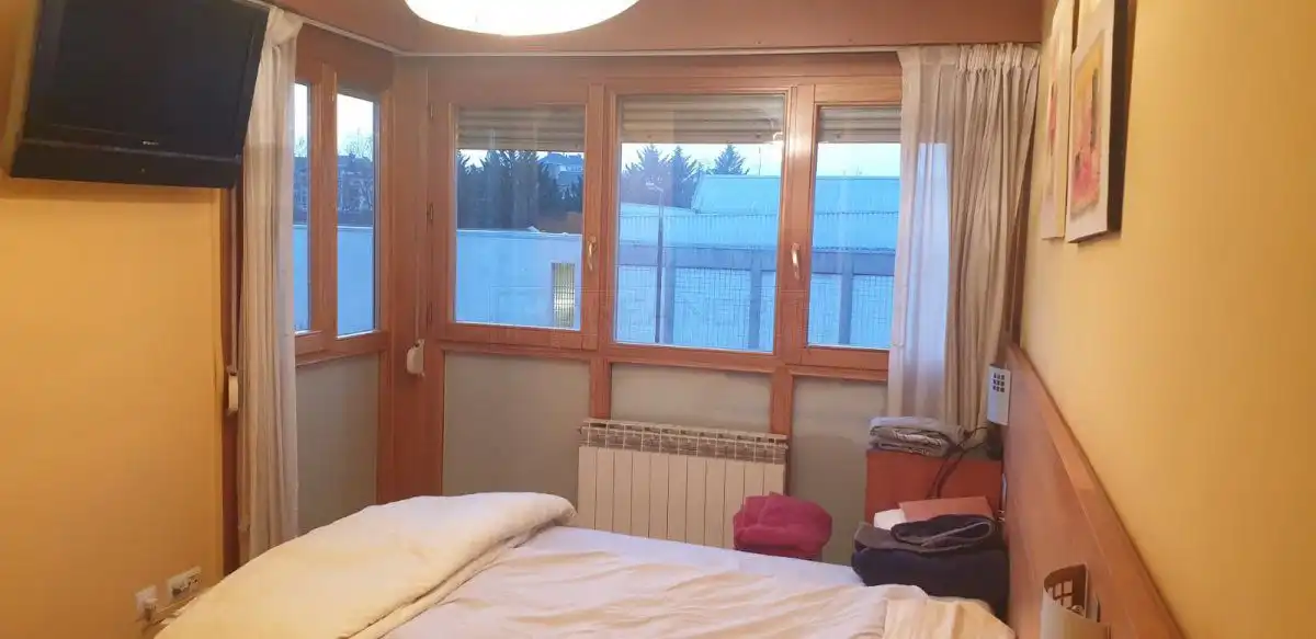 Dormitori de Pis en venda en Vitoria - Gasteiz amb Calefacció, Parquet i Traster
