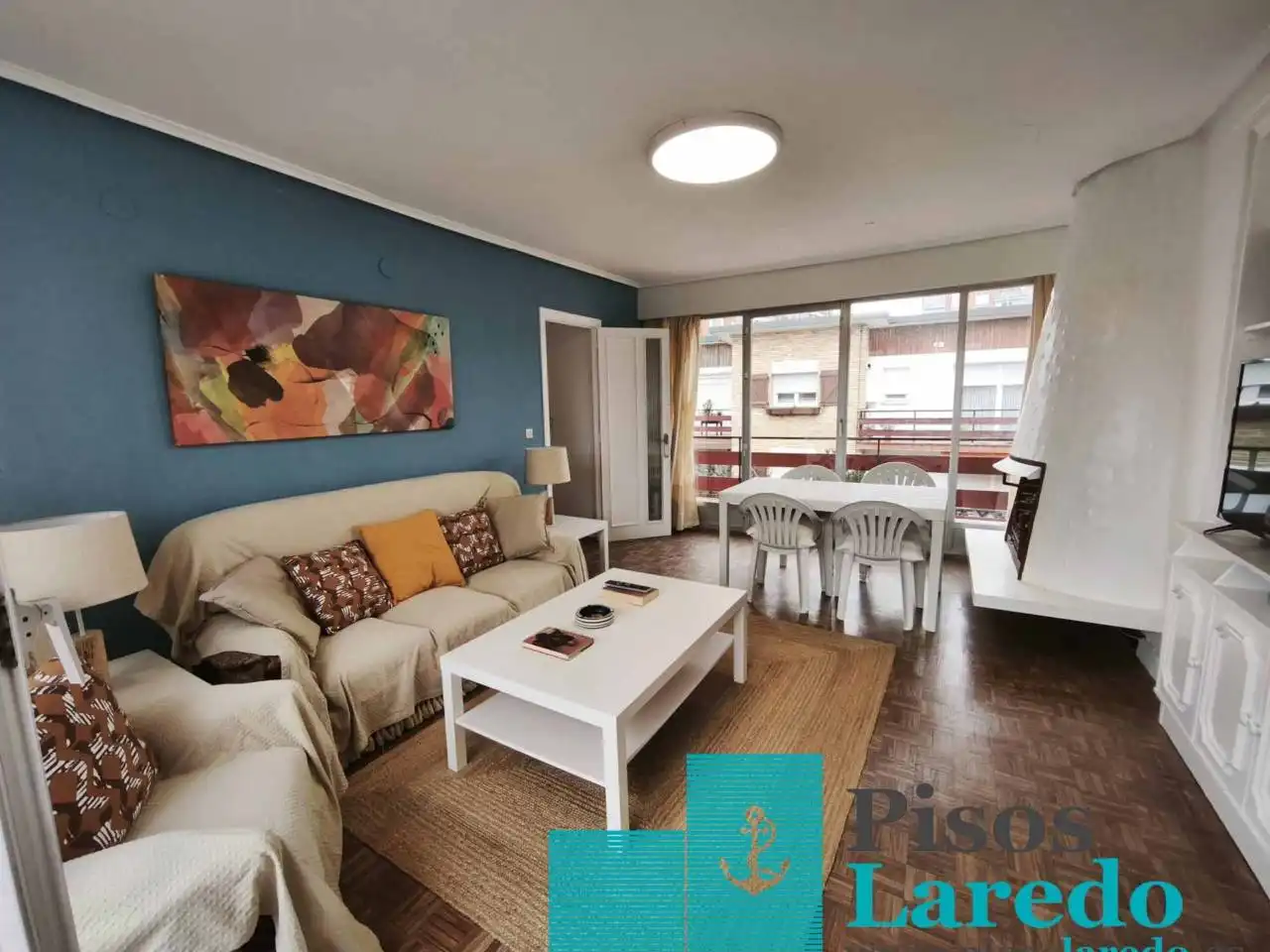 Sala de estar de Piso en venta en Laredo con Calefacción, Parquet y Terraza