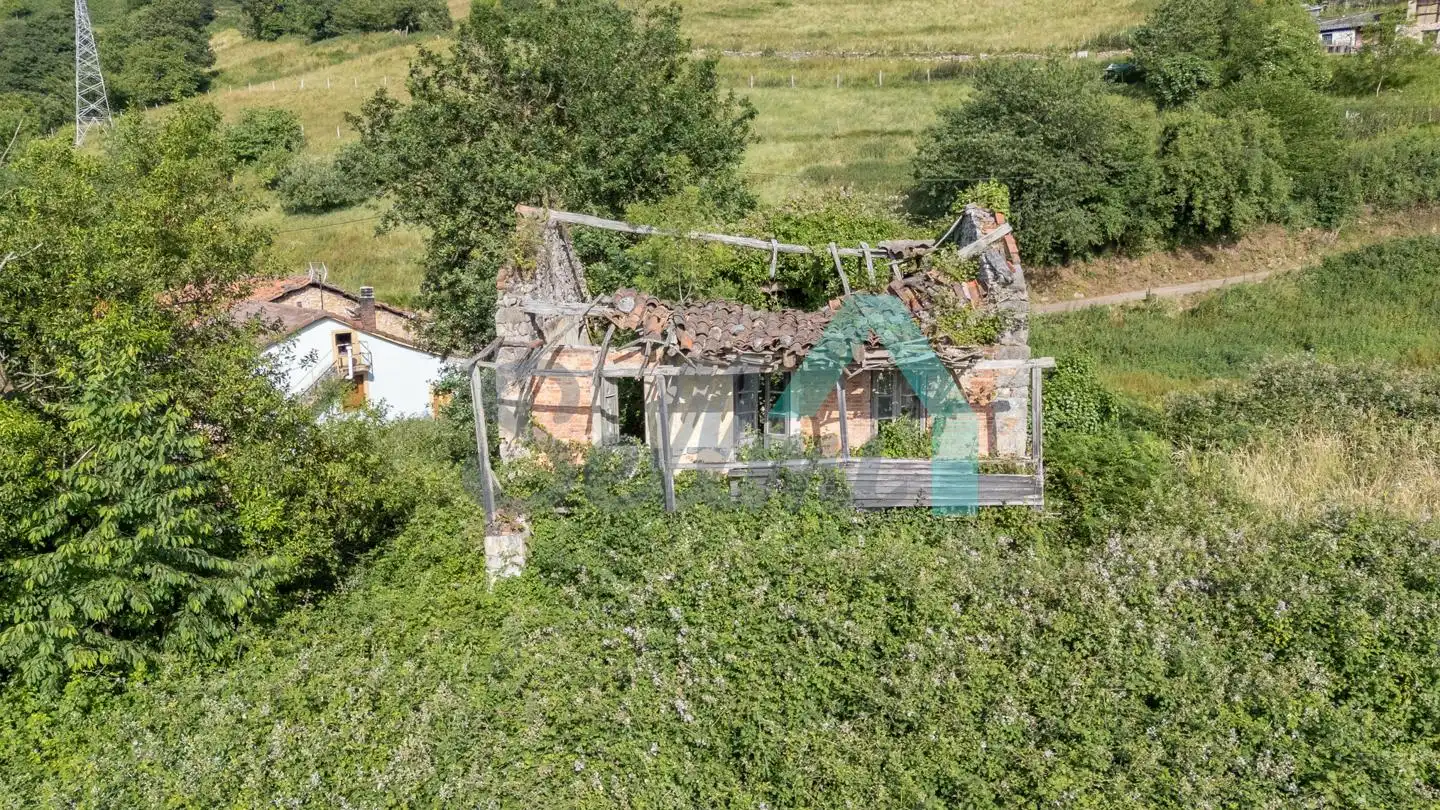 Casa o xalet en venda en Mieres (Asturias) amb Jardí privat i Terrassa