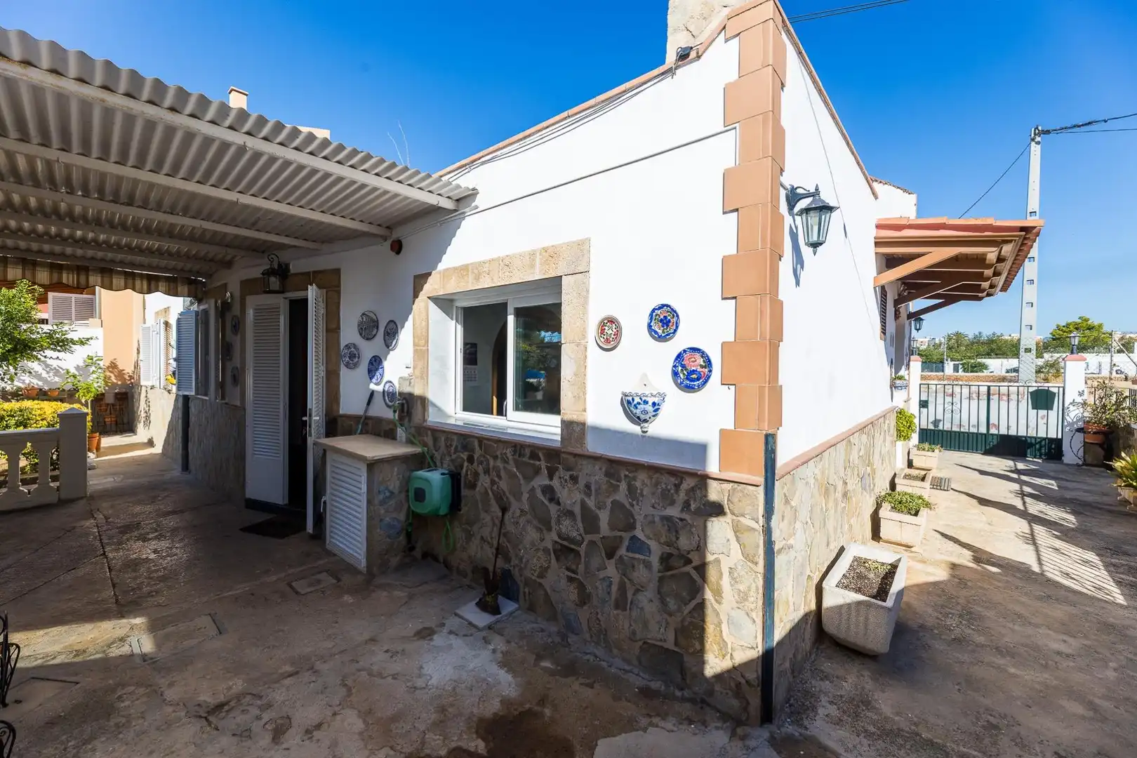Exterior view of Houses for sale in Llevant