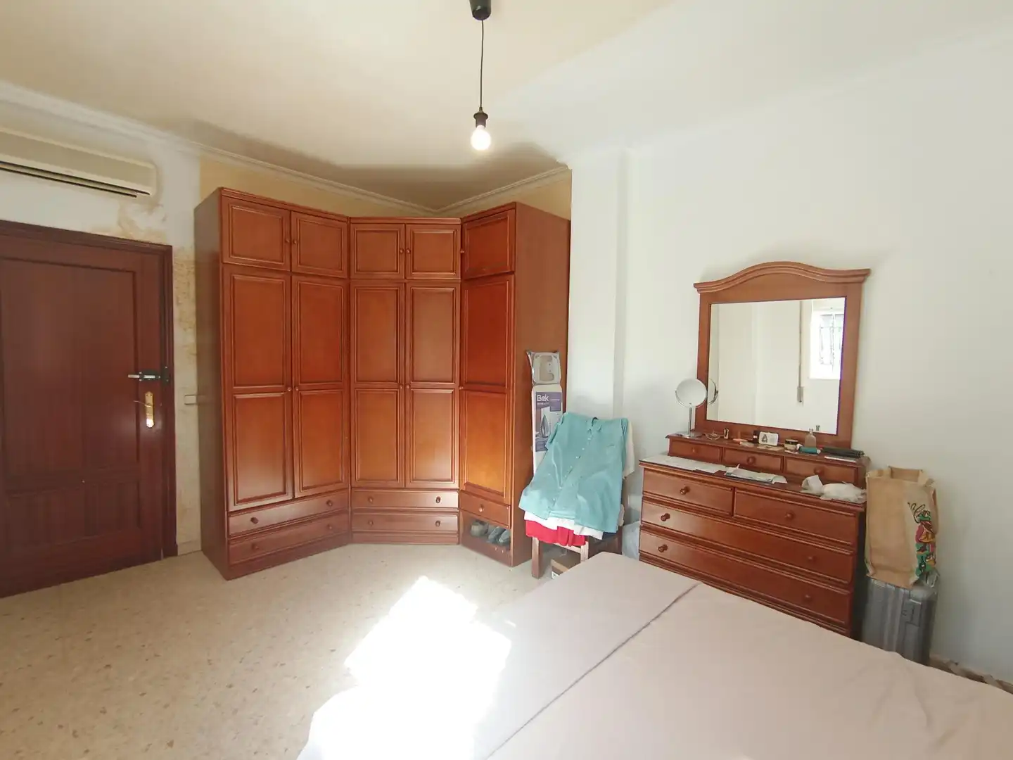 Dormitori de Casa o xalet en venda en Dos Hermanas amb Aire condicionat, Terrassa i Traster