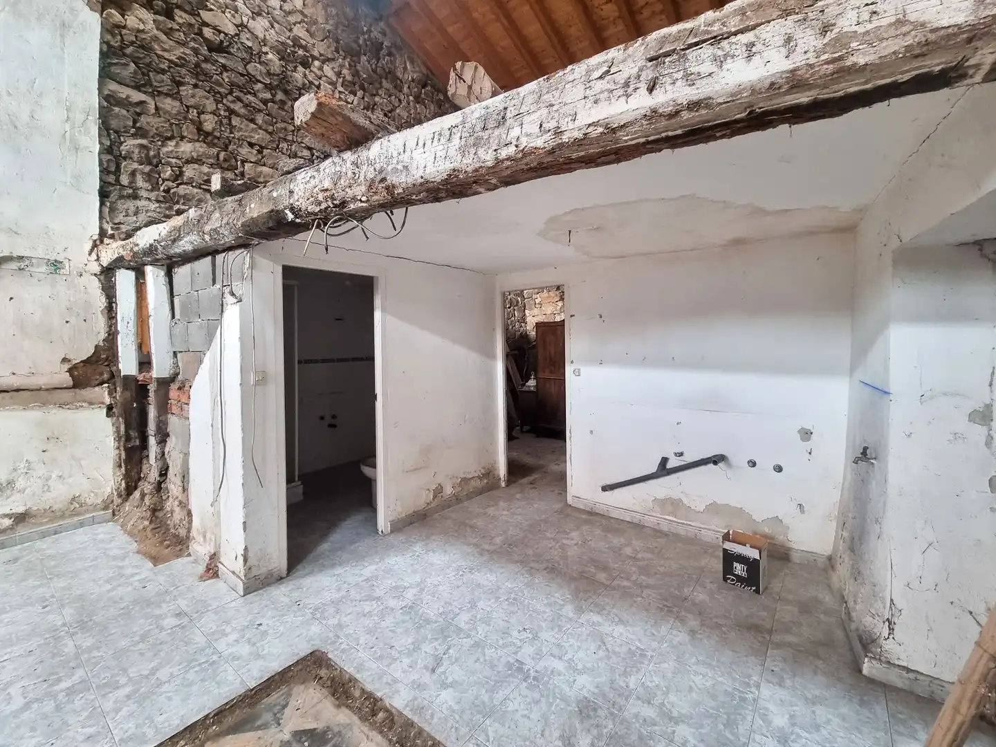 Houses for sale in Castañeda  with Private garden