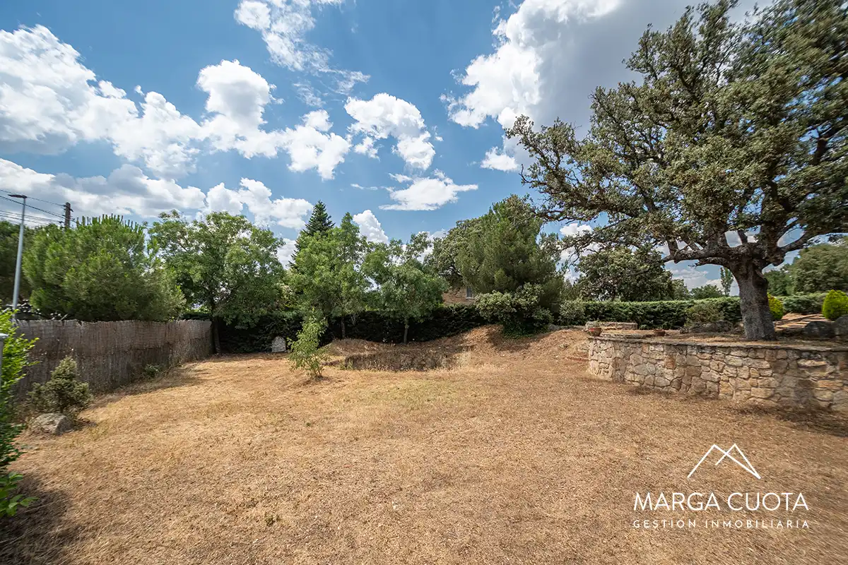 Houses for sale in Valdemorillo  with Heating, Private garden and Parquet flooring