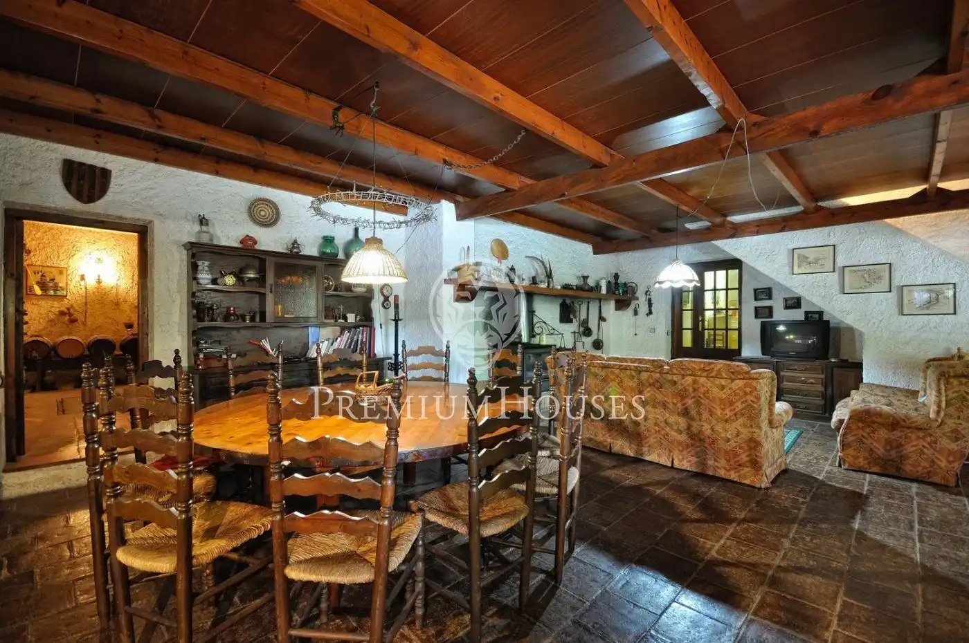 Houses for sale in Tiana