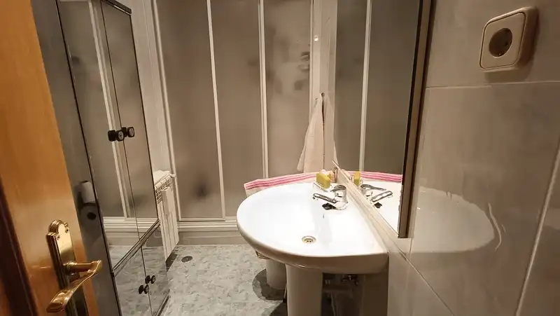 Bany de Edifici en venda en Madrid