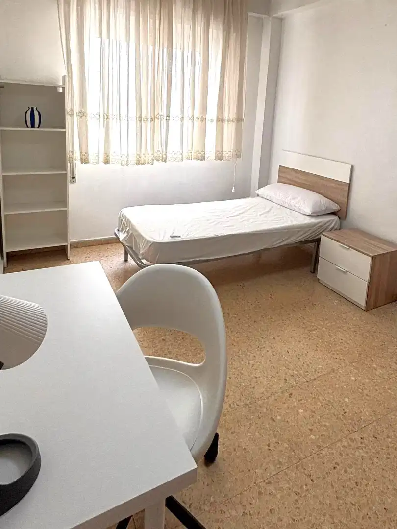 Habitación de Piso para compartir en Murcia con Calefacción, Amueblado y Horno
