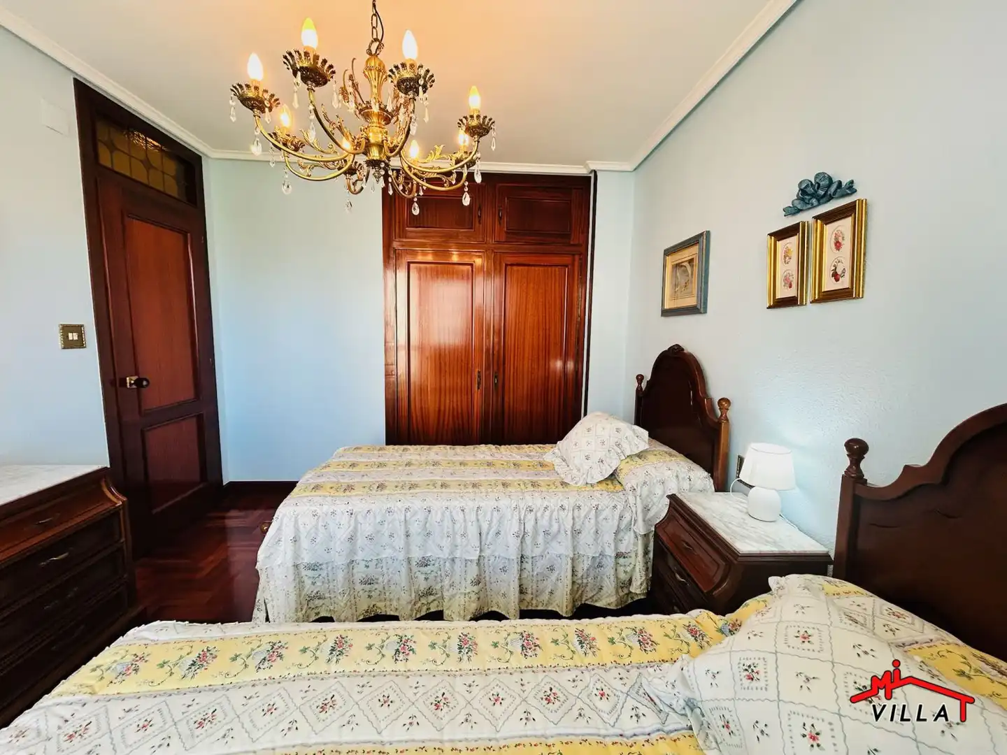 Habitación de Piso en venta en Laredo con Calefacción, Terraza y Amueblado