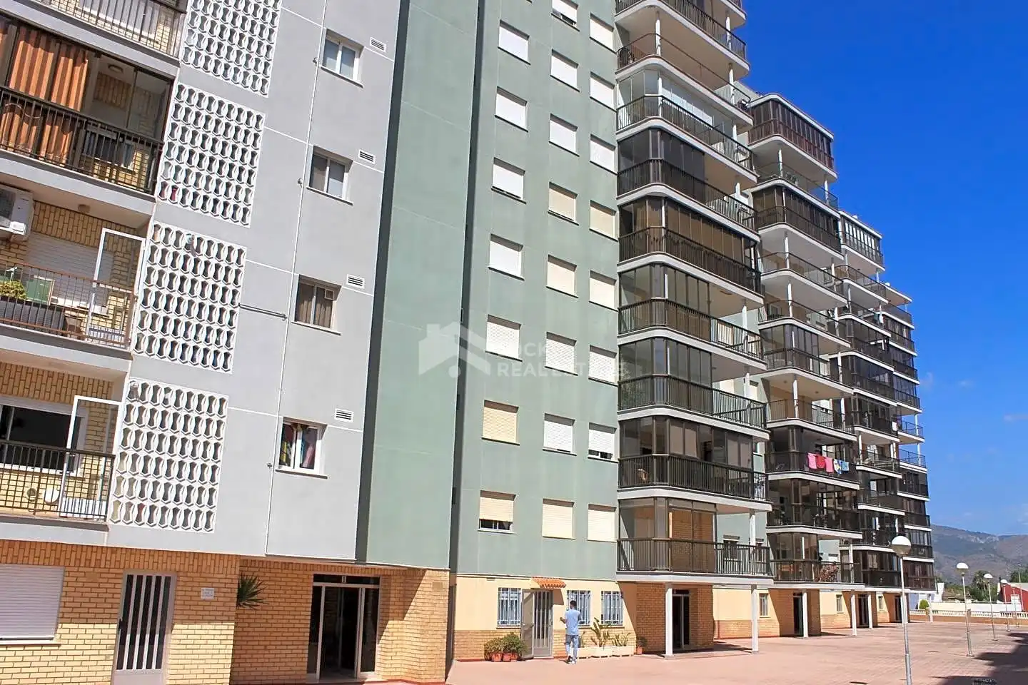 Vista exterior de Apartamento de alquiler en Benicasim / Benicàssim con Terraza, Piscina y Piscina comunitaria