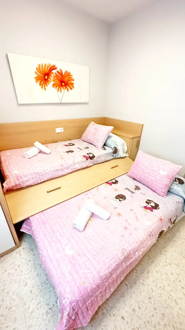 Habitación de Apartamento de alquiler en Gandia con Aire acondicionado, Calefacción y Terraza
