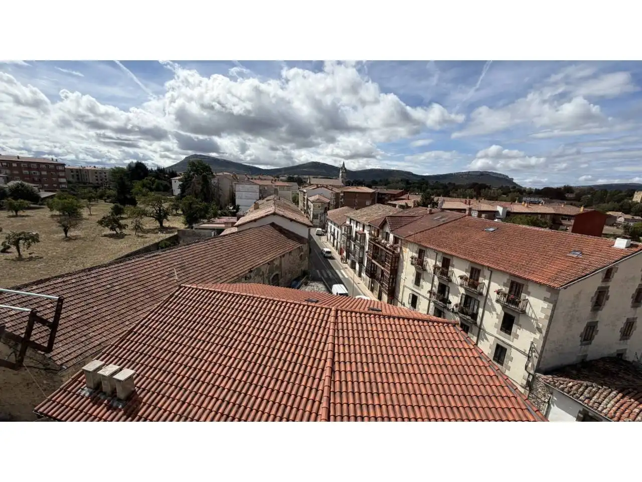 Vista exterior de Piso en venta en Espinosa de los Monteros con Calefacción y Amueblado