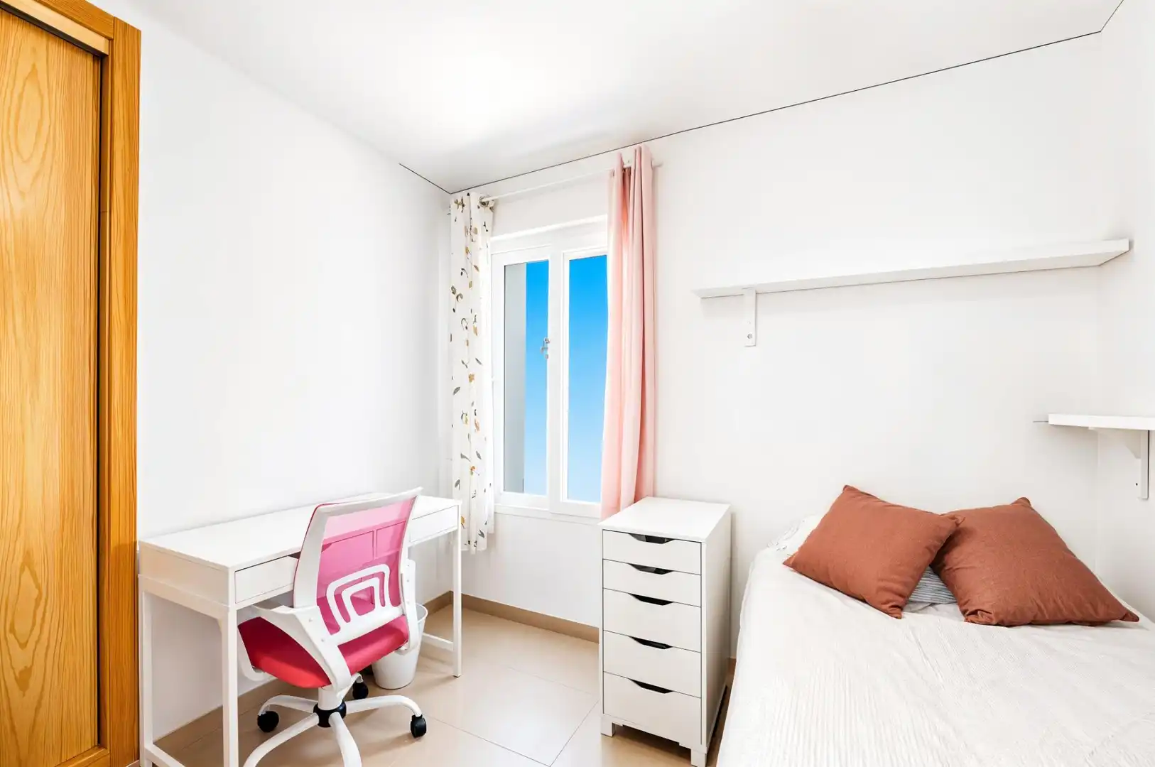 Bedroom of Flat for sale in Chiclana de la Frontera  with Air Conditioner