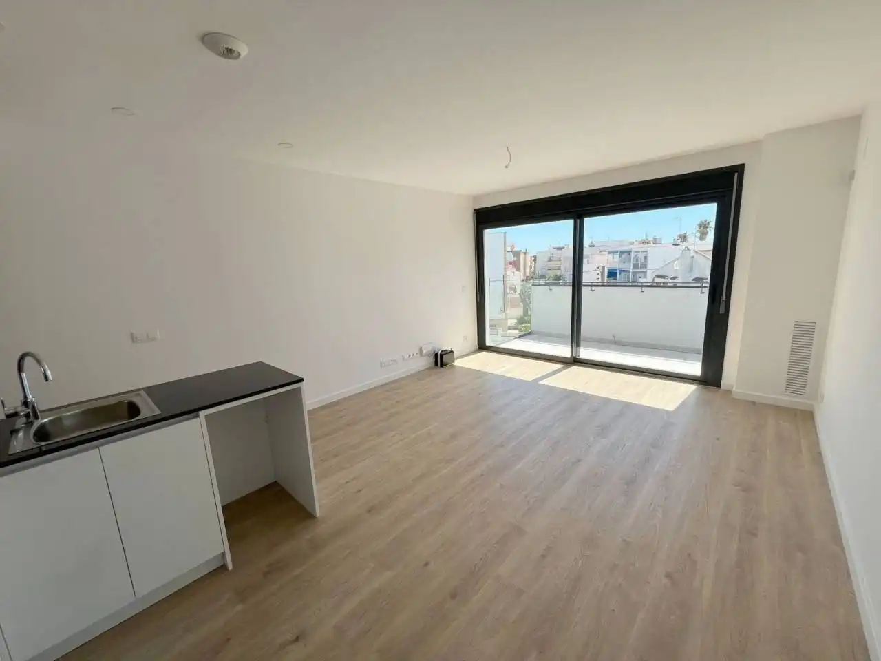 Habitación de Apartamento en venta en Cubelles con Aire acondicionado, Calefacción y Parquet