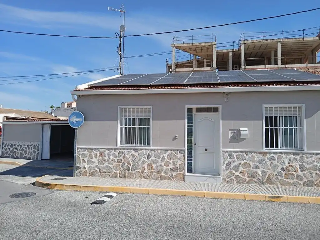 Casa a schiera con piscina in vendita a N/A, imagen 2
