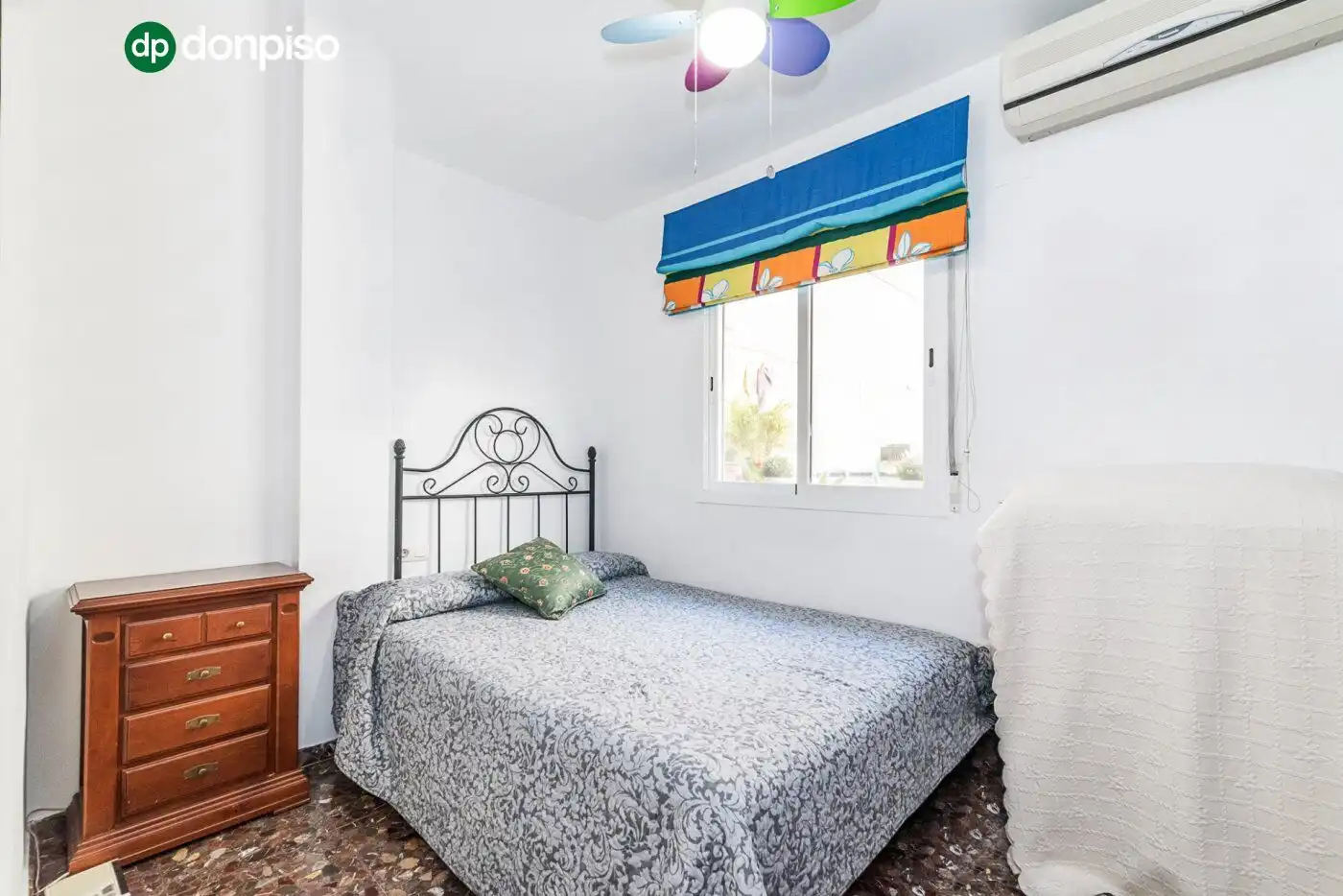 Bedroom of Flat for sale in Peligros, Granada