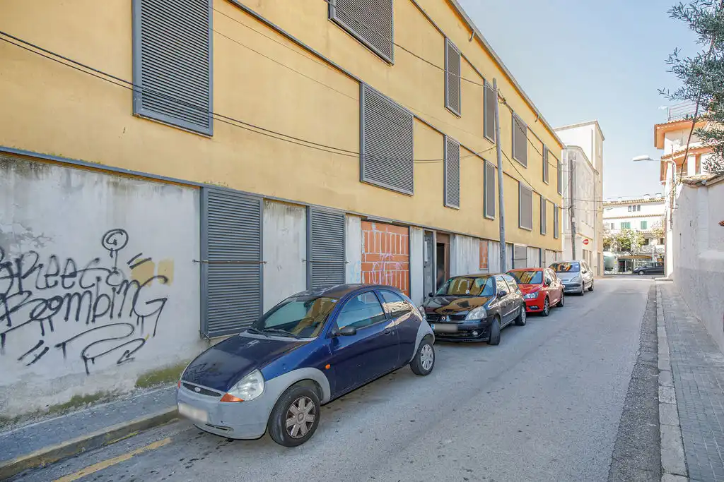 Vista exterior de Edifici en venda en Palafrugell
