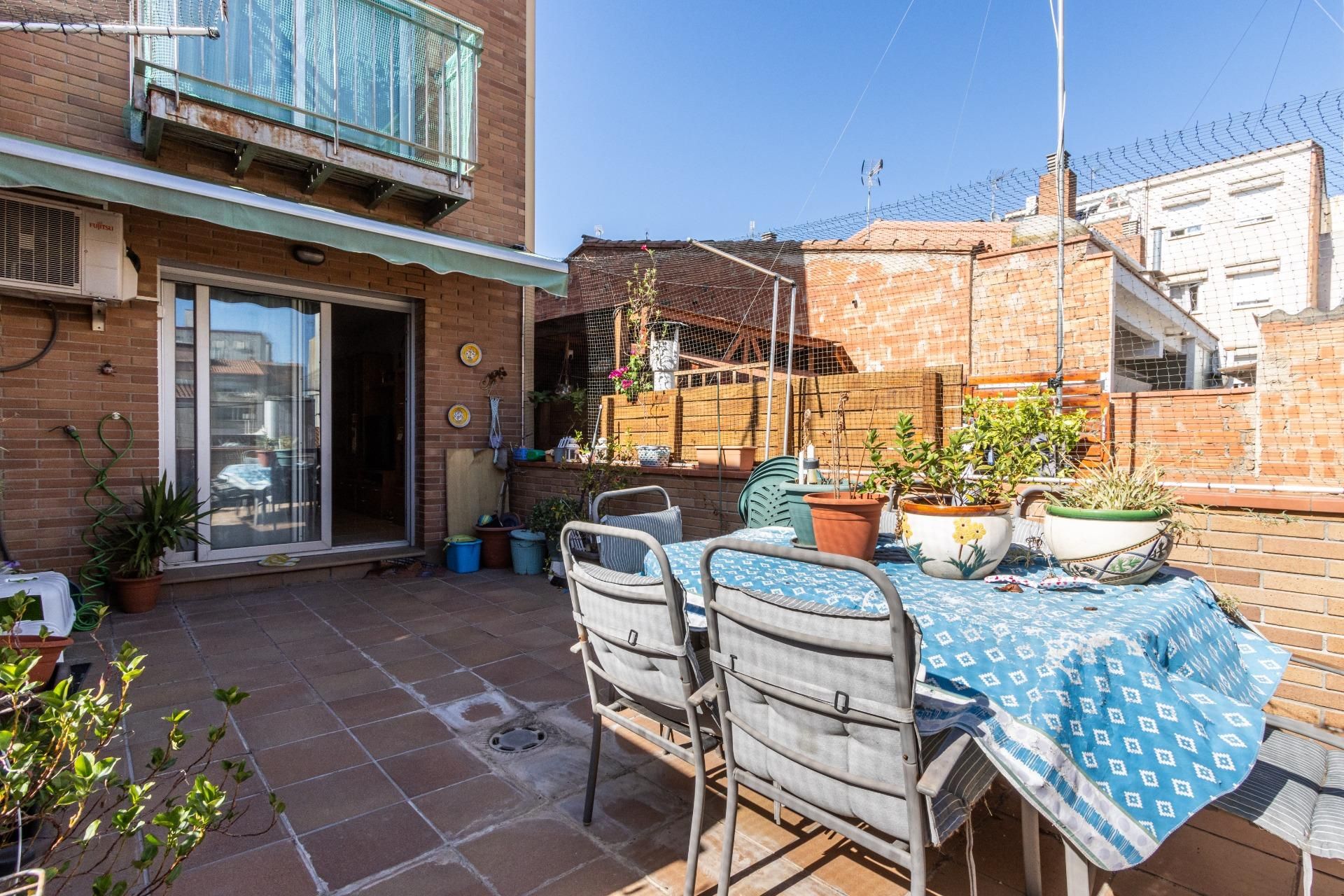 Terraza de Casa adosada en venta en Barberà del Vallès con Aire acondicionado, Calefacción y Terraza