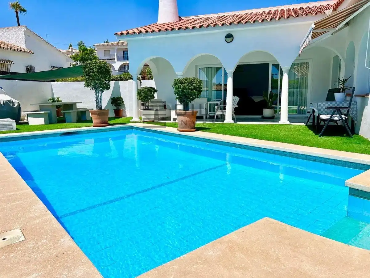 Villa con piscina in vendita a El Faro, imagen 2