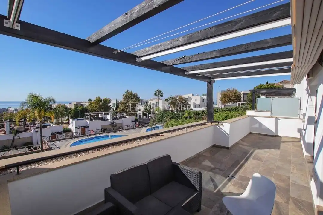 Terrassa de Casa adosada en venda en Marbella amb Aire condicionat, Calefacció i Jardí privat