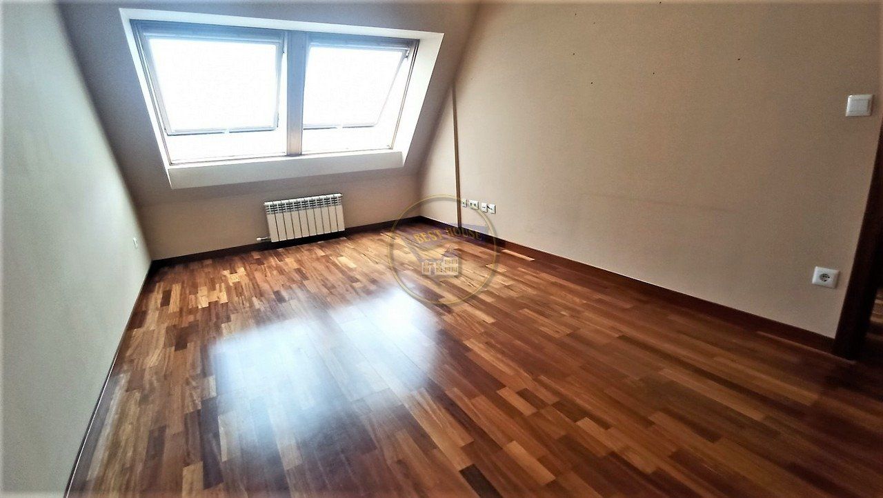 Dormitori de Àtic de lloguer en Vigo  amb Calefacció, Parquet i Traster
