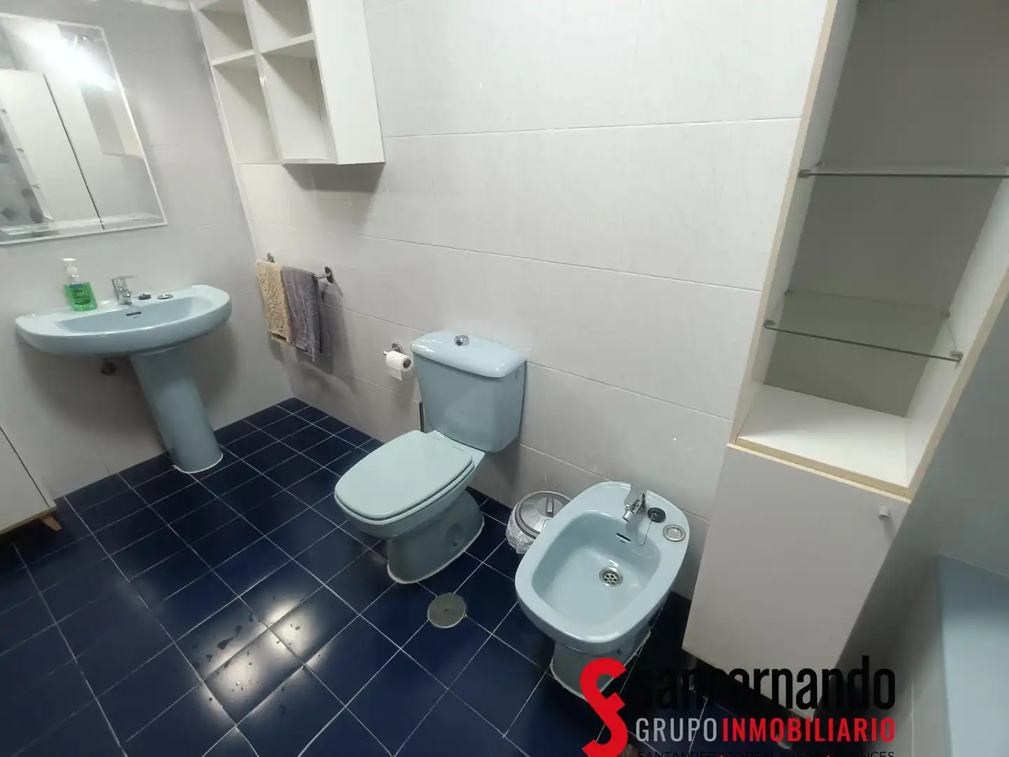 Bathroom of Flat for rent in Santander  with Heating, Parquet flooring and Furnished