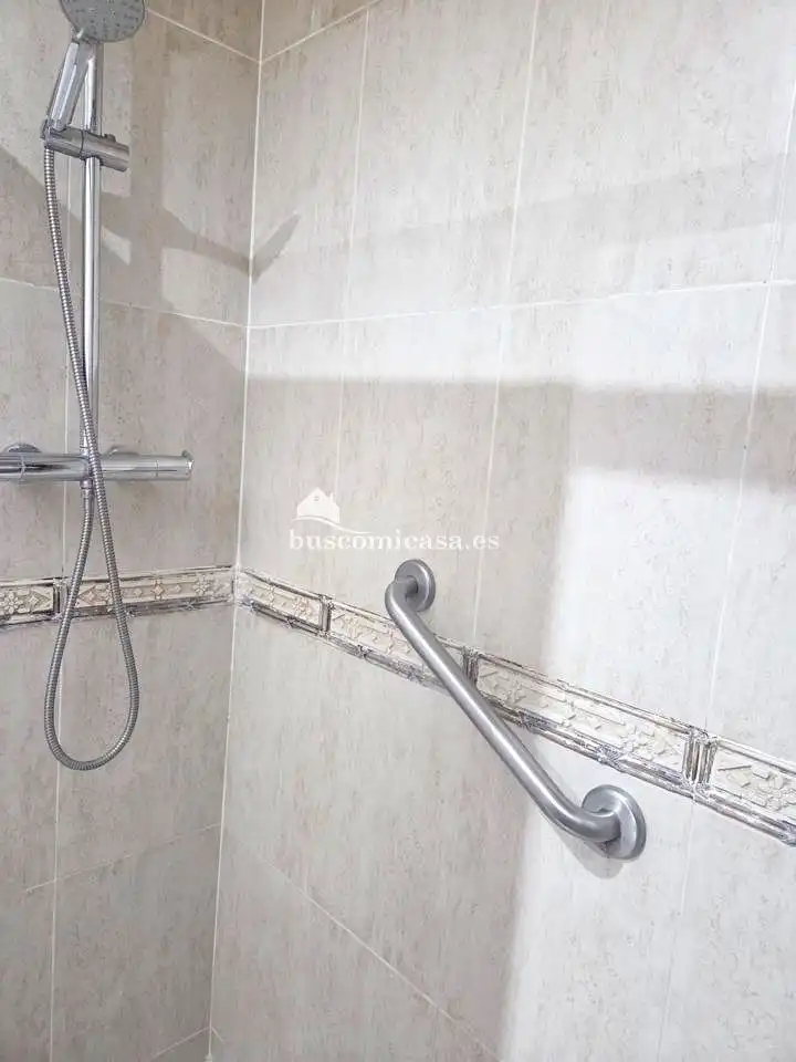Bany de Casa adosada en venda en Torredonjimeno amb Aire condicionat, Calefacció i Piscina