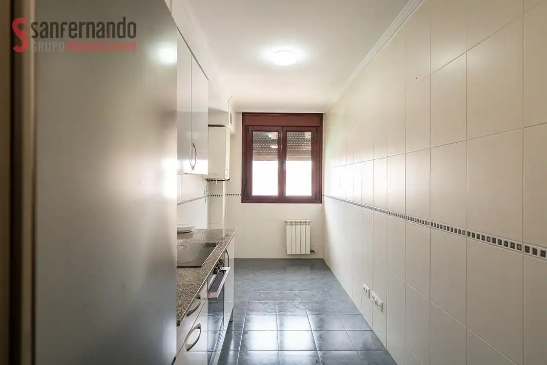 Cuina de Dúplex en venda en Santander amb Calefacció, Parquet i Traster