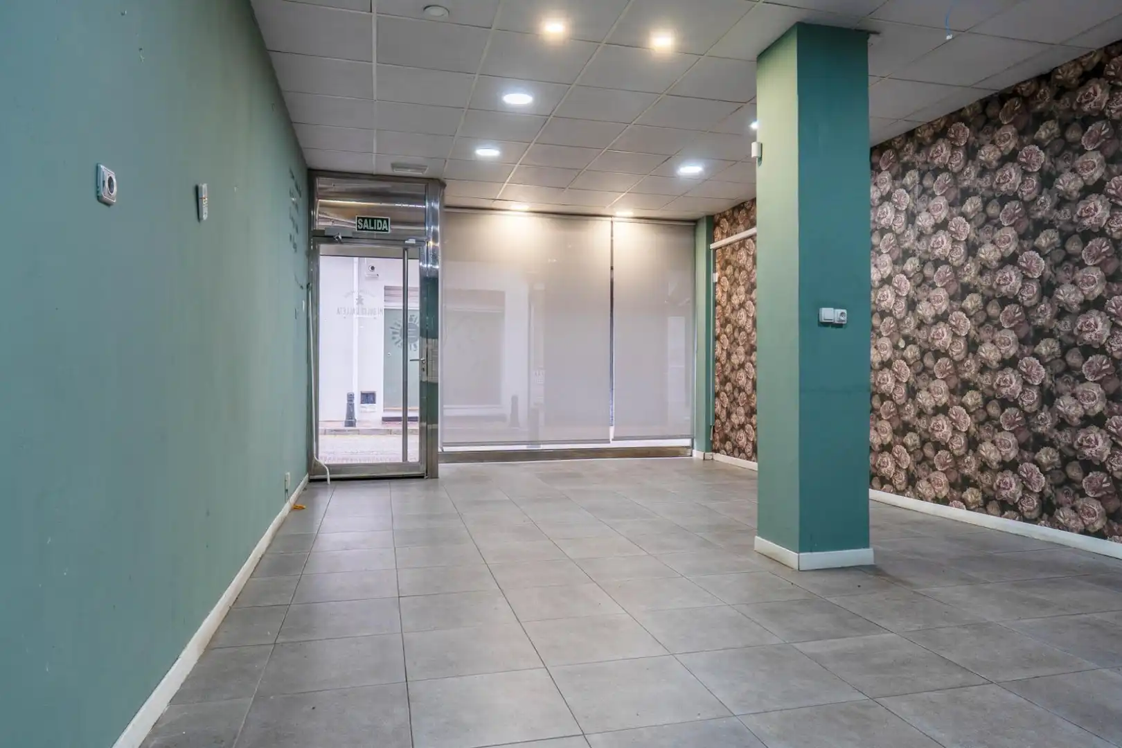 Local en venta en Armilla con Aire acondicionado