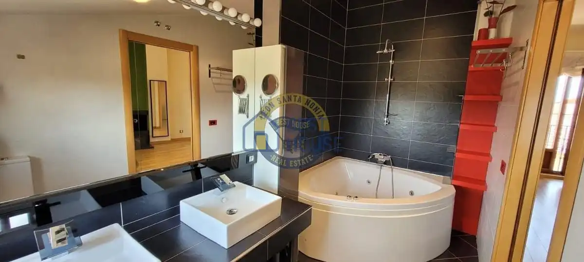 Bathroom of Houses for sale in Onzonilla  with Heating and Alarm