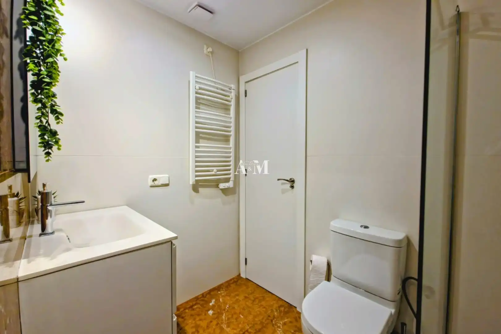 Badezimmer von Wohnung zur Miete in Guardamar del Segura mit Klimaanlage, Heizung und Terrasse