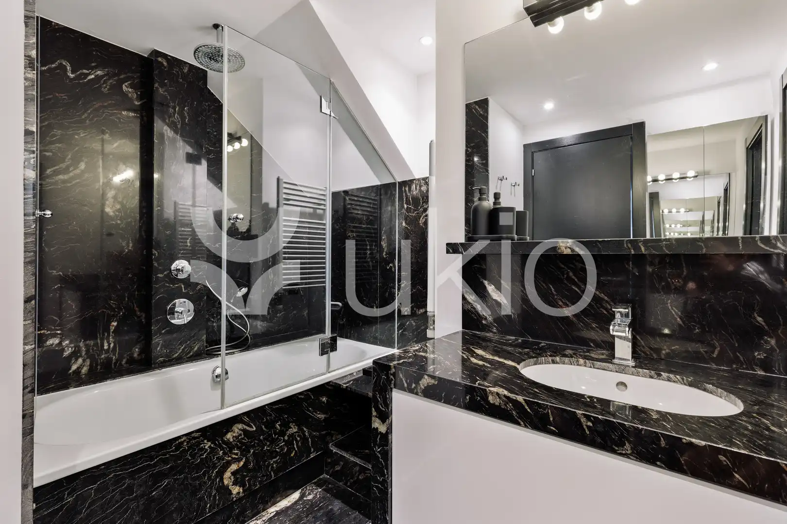 Baño de Apartamento de alquiler en Barcelona con Aire acondicionado, Calefacción y Terraza