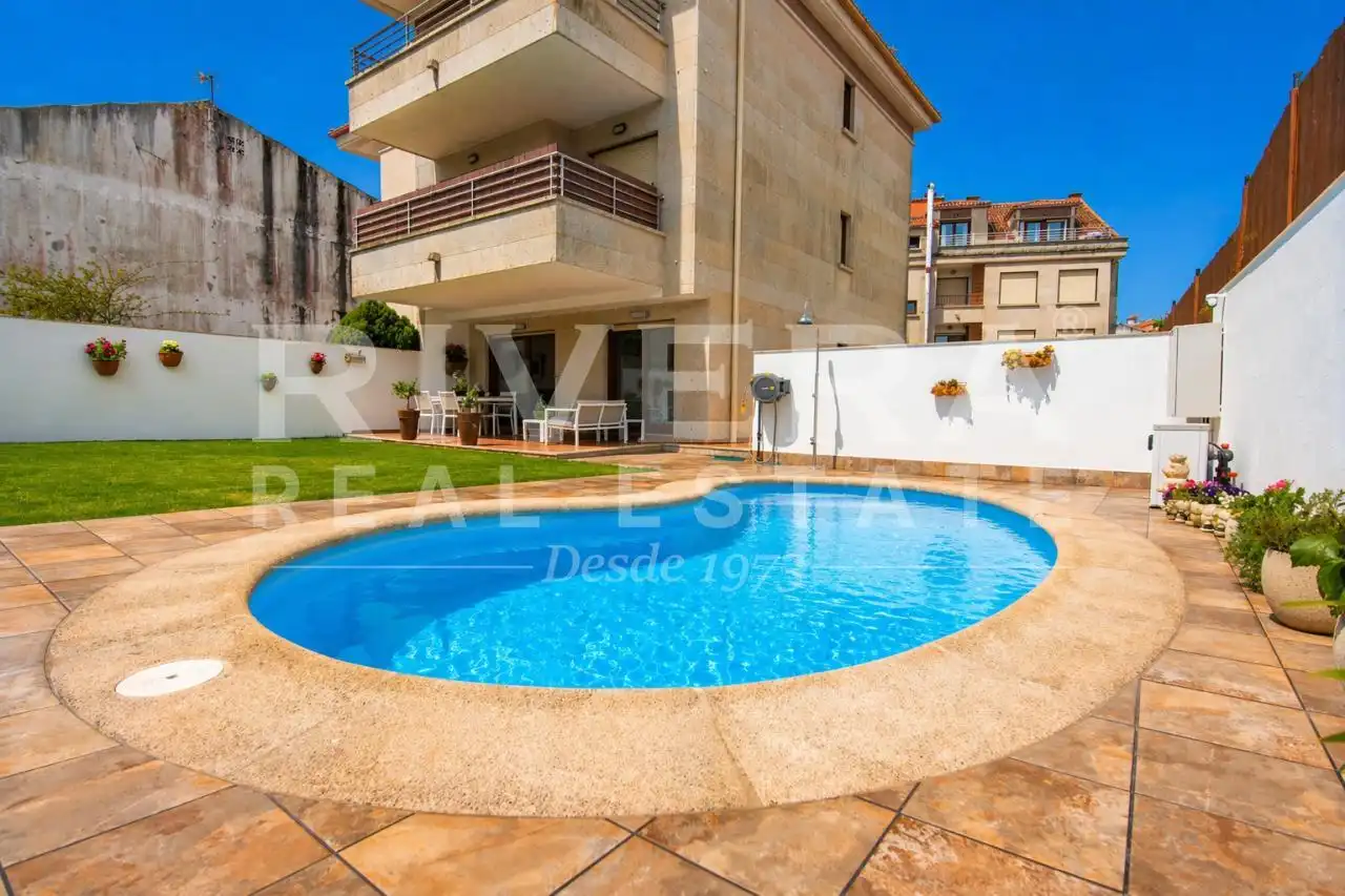 Schwimmbecken von Wohnung zum Verkauf in Sanxenxo mit Heizung, Terrasse und Abstellraum