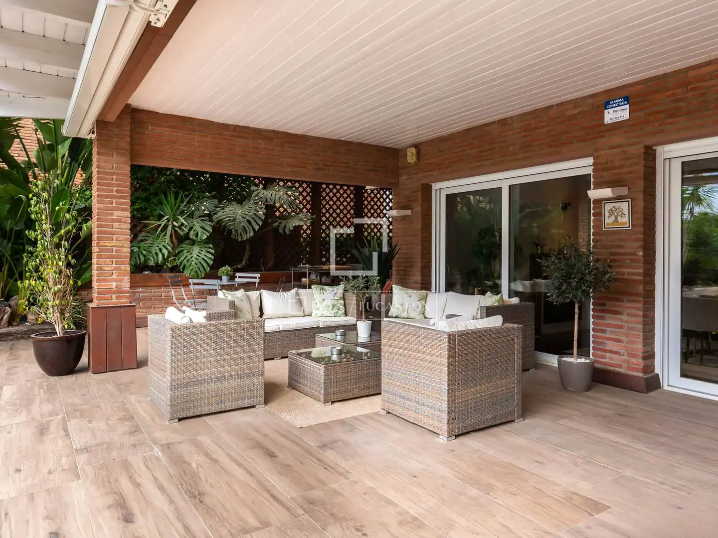 Terrassa de Casa o xalet en venda en Sant Just Desvern amb Aire condicionat, Calefacció i Jardí privat