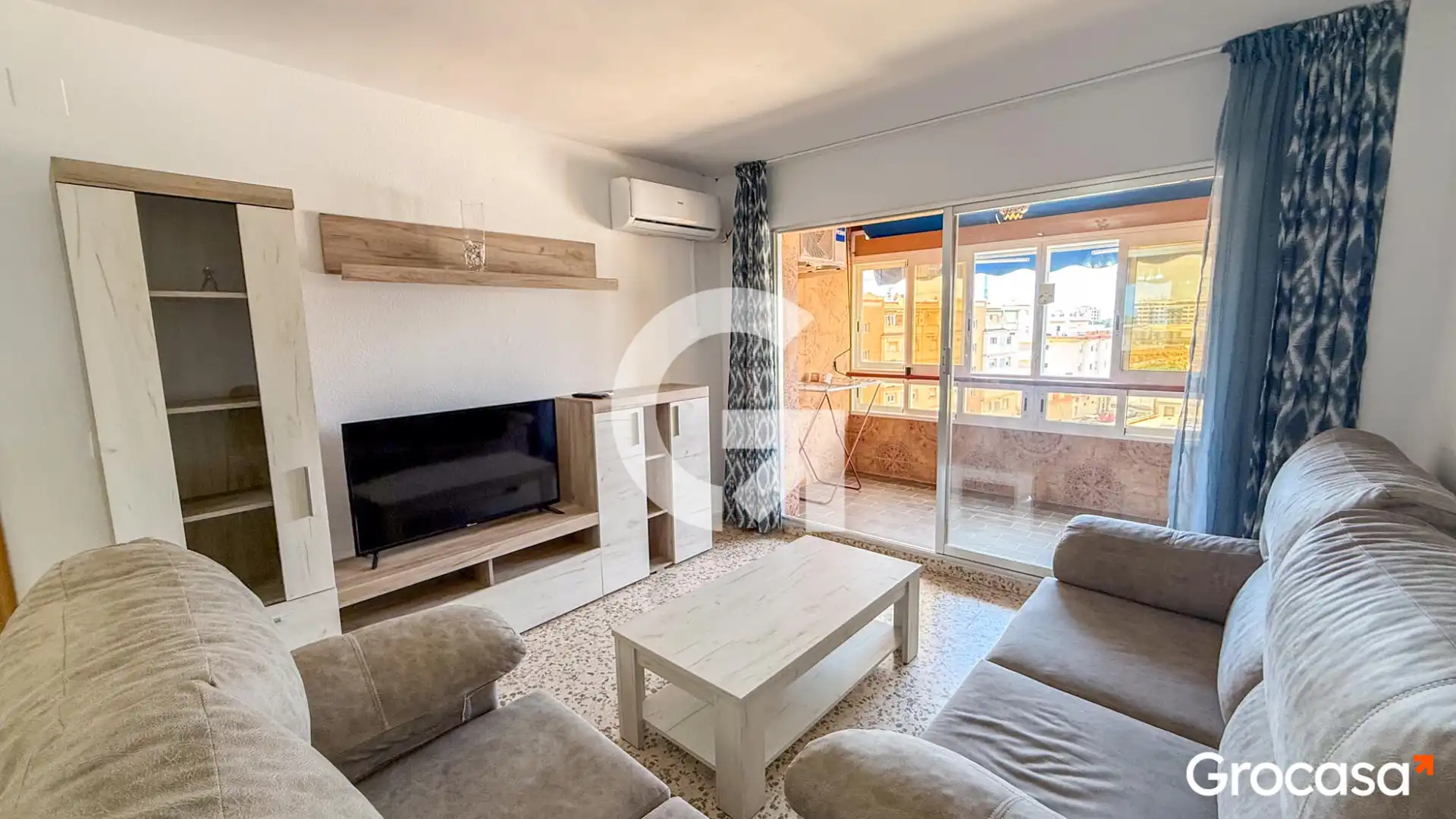 Piso con terraza en venta en CL PRADOS LOS