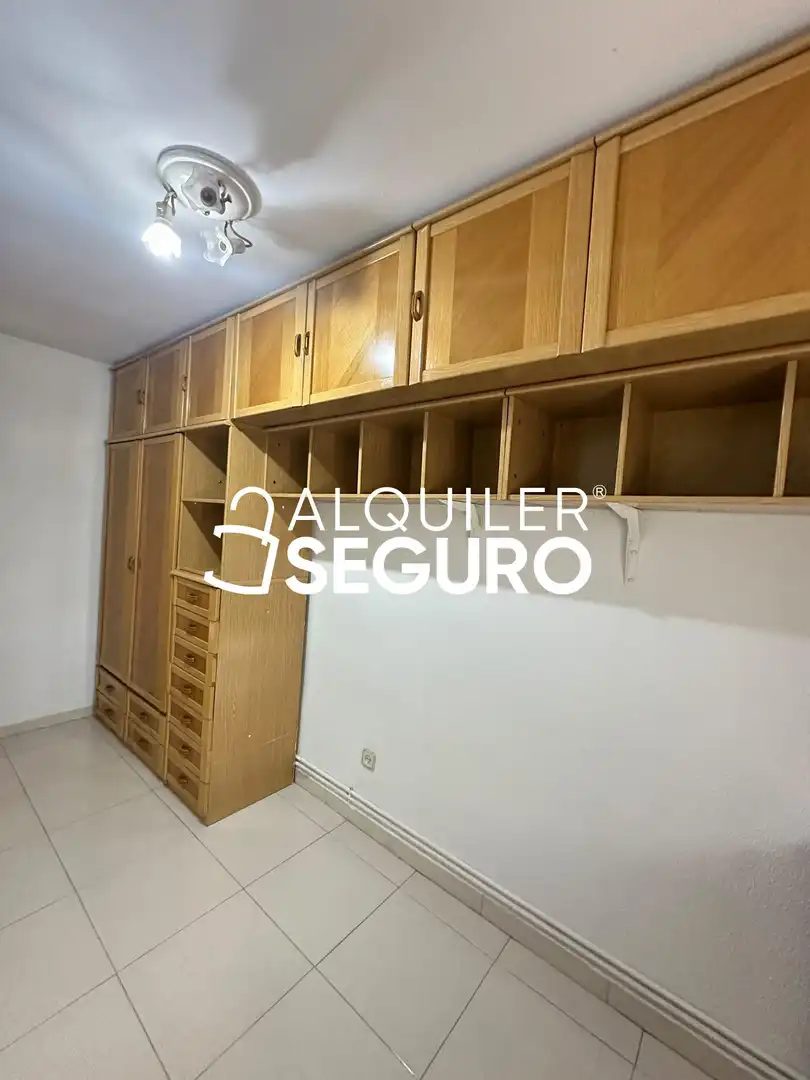 Bedroom of Flat for rent in Madrid  with Air Conditioner and Heating