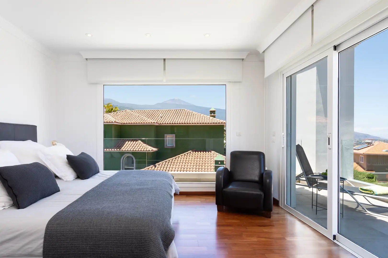 Dormitori de Casa o xalet en venda en La Orotava amb Aire condicionat, Jardí privat i Traster