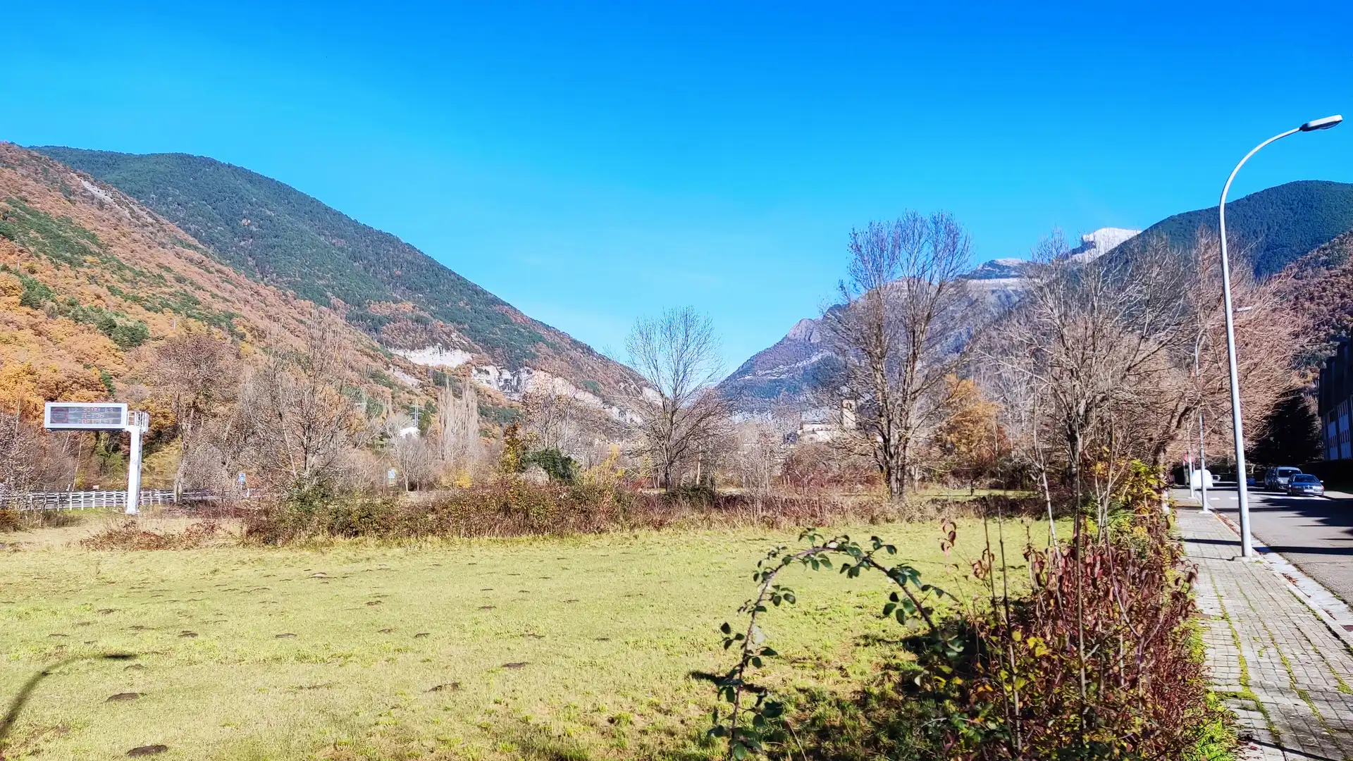 Piso en venta en Biescas con Calefacción, Terraza y Amueblado